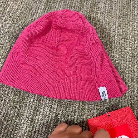 NEW North Face Infant Reversible Beanie & Mitten Set - Bliss Pink - Picture 5 of 7